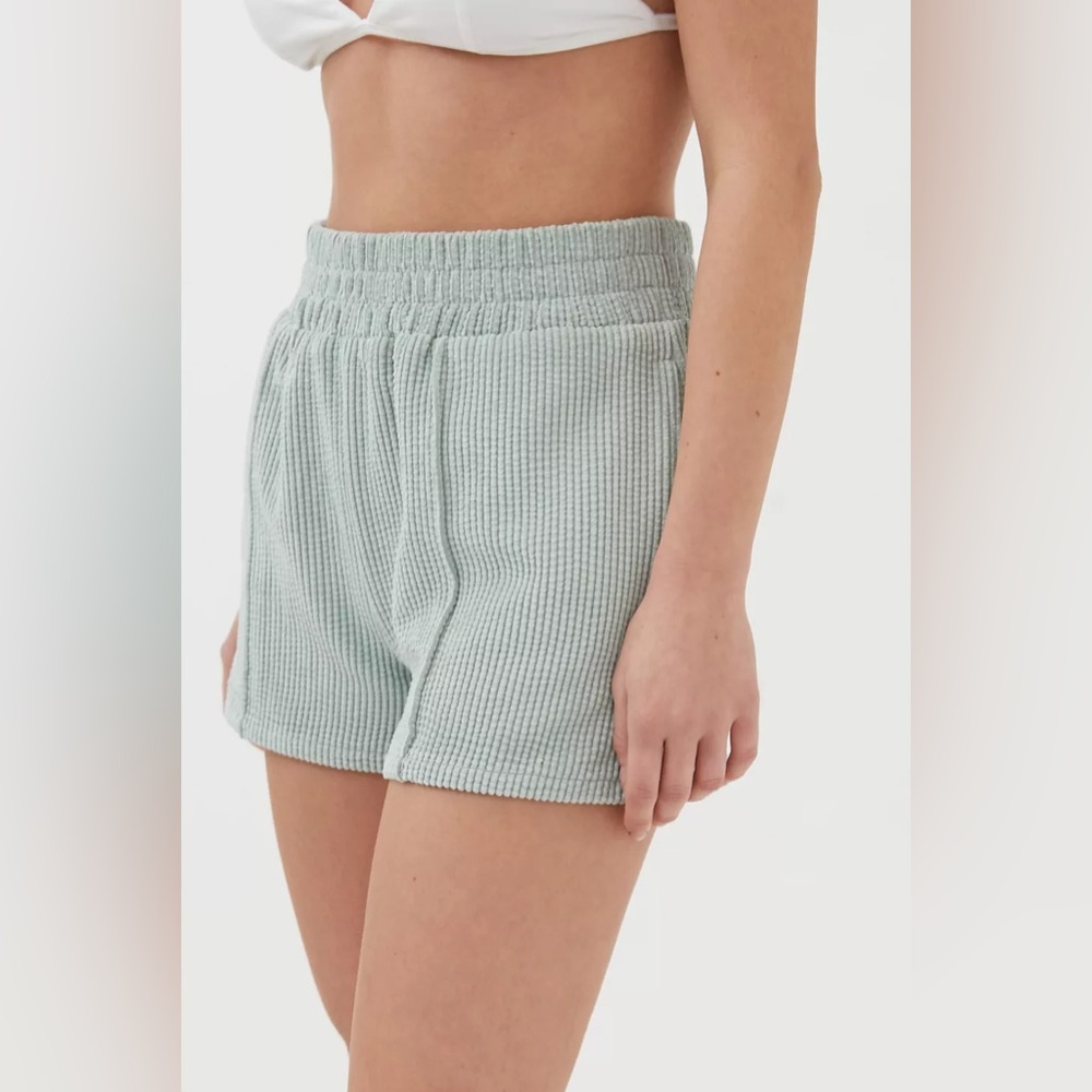 Urban Outfitters BDG Clara Textured Corduroy Pull-On Shorts Accent Seams Size S